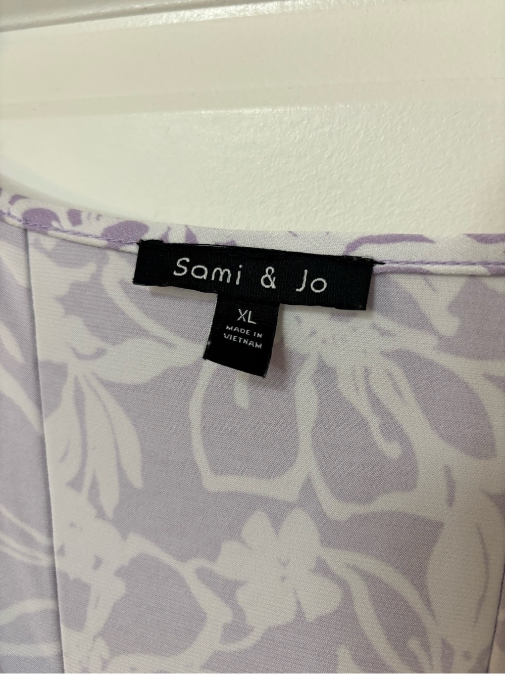 Sami & Jo Lavender Floral Print Puff Sleeve Knee Length Dress, Size XL (w/ flaw) - Picture 7 of 10
